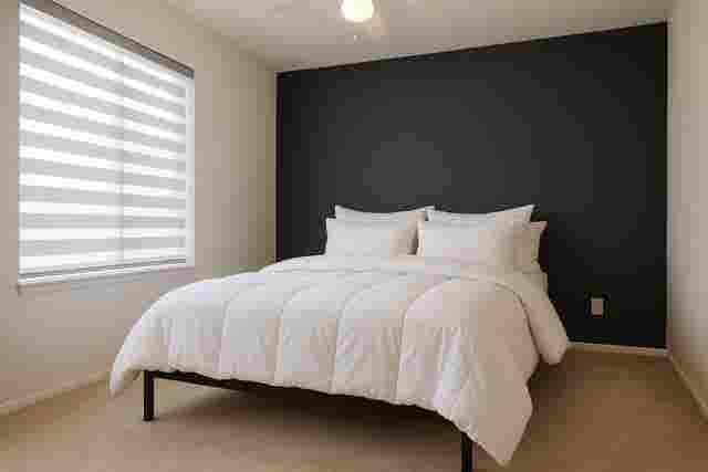 Clean Room #1 w/ private bathroom
