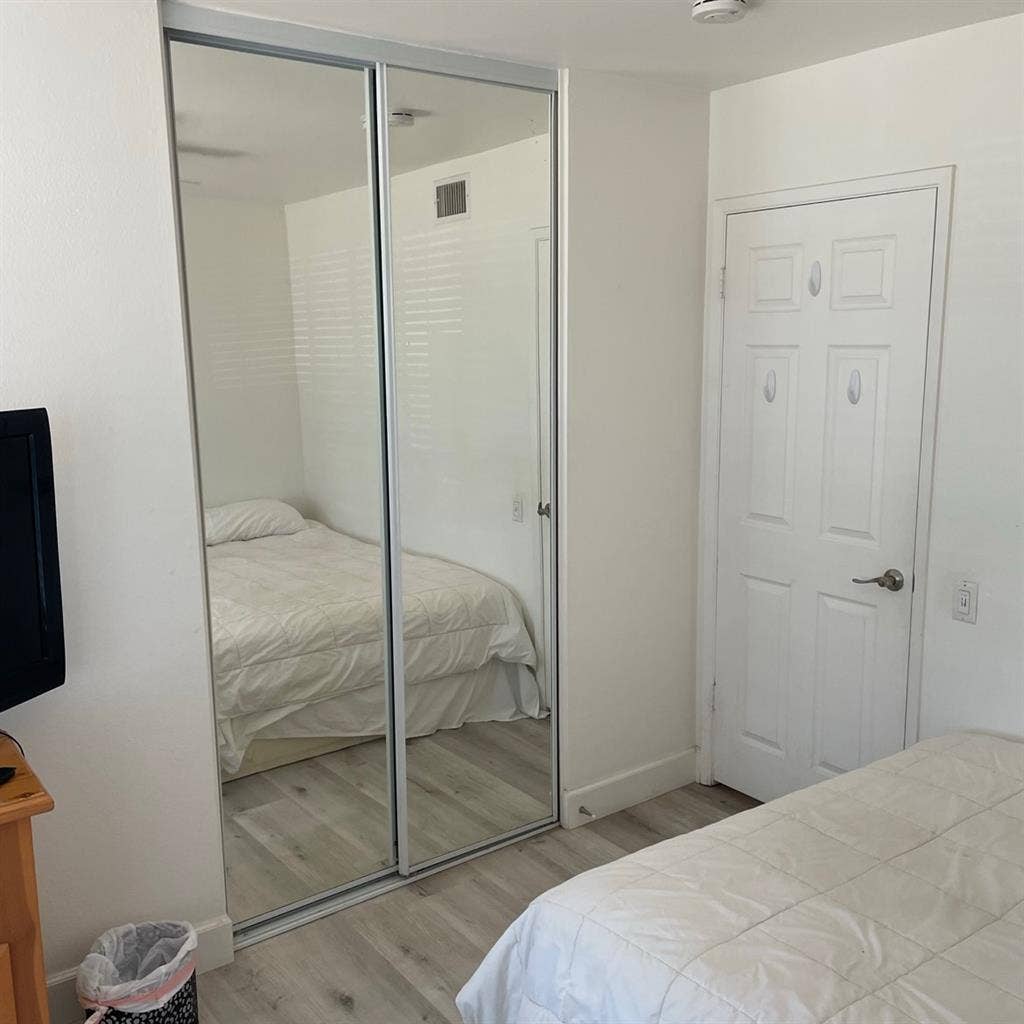 Room in Mission Viejo- close 5 FRW