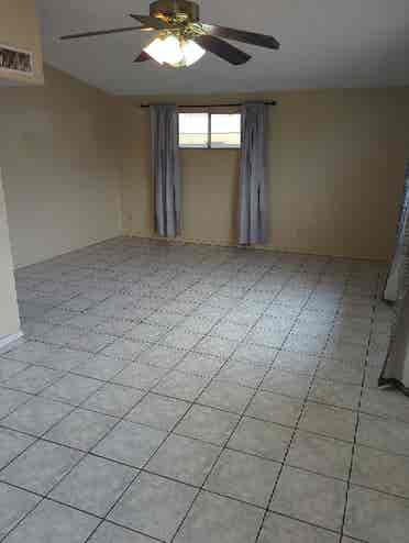 Room for rent in large Tempe house