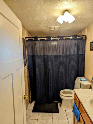 Room for rent in large Tempe house