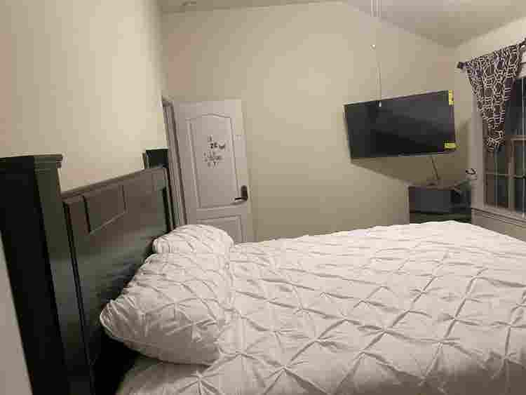Private Bathroom King Bed -