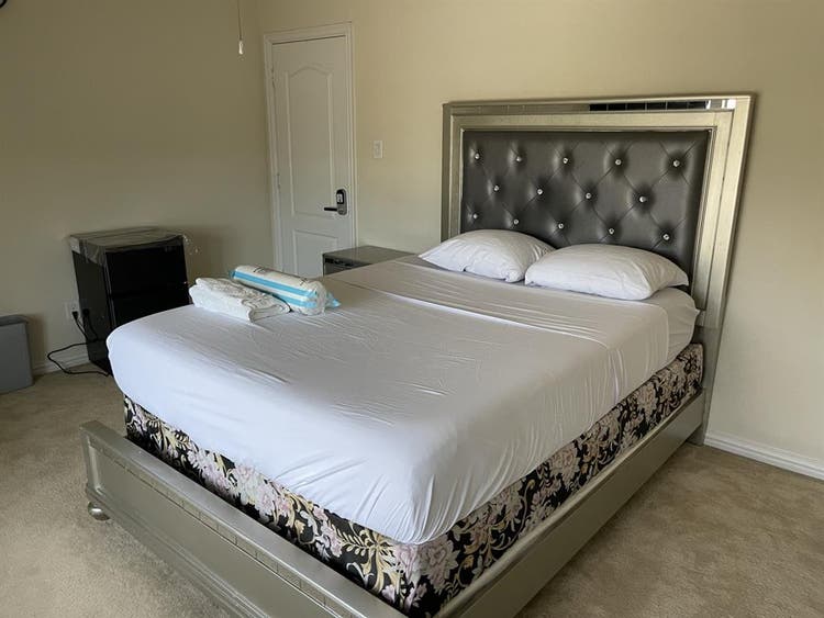 Private Bathroom King Bed -