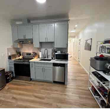 Furnished, Modern Room in Alameda!