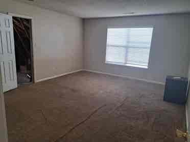 2 Rooms for rent in a 4bedrm house