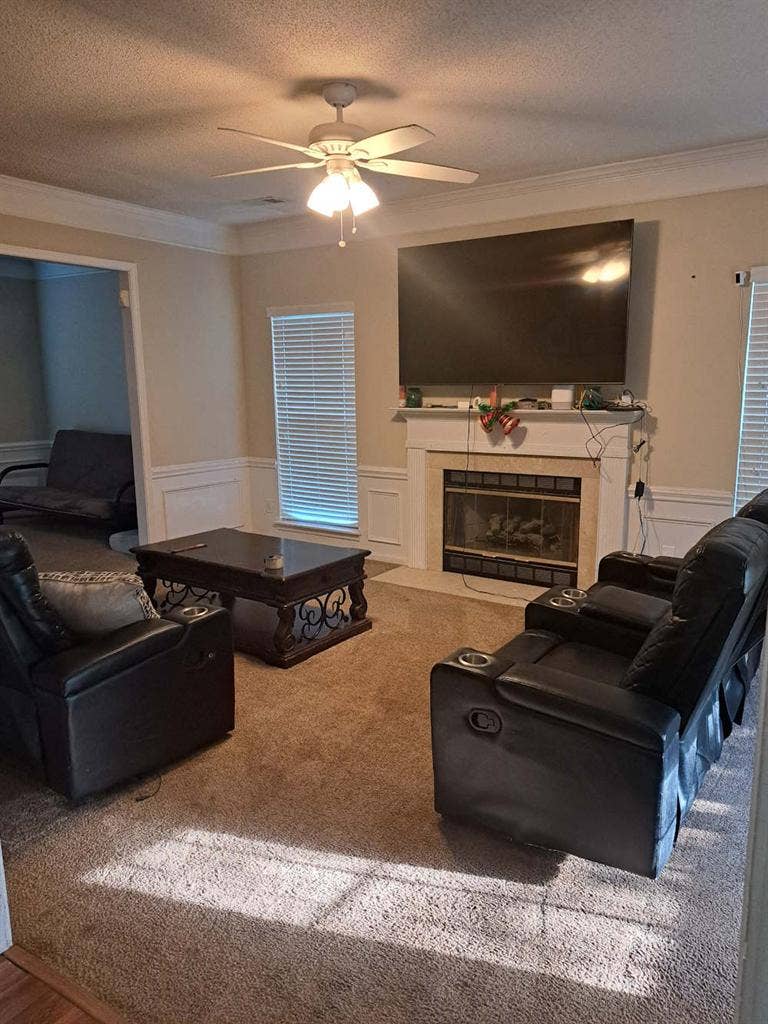 2 Rooms for rent in a 4bedrm house