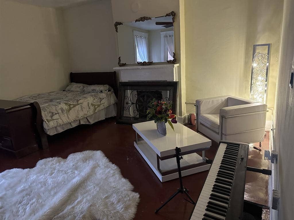 Room for rent near UC campus