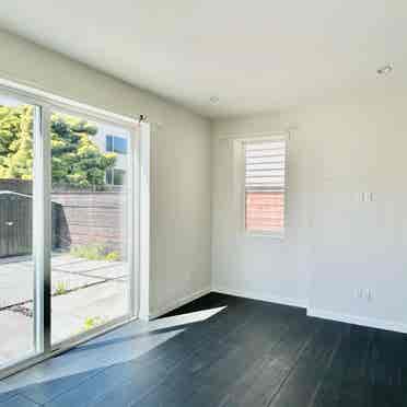 Expansive Mastersuite, SF Richmond