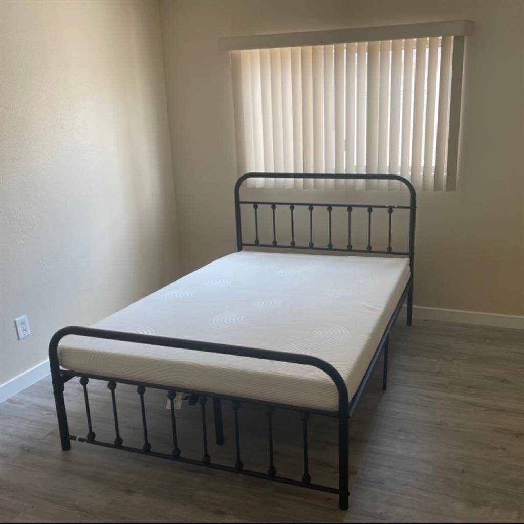 Room for rent FEMALE ONLYY