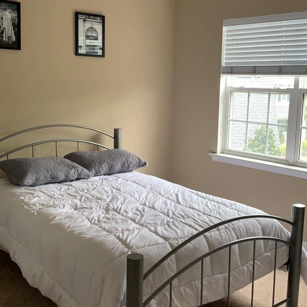 Room for rent in Concord