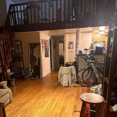 ft-Luxury Loft-roommate wanted-