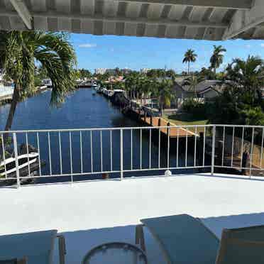 Masterbedroom
/big balcony/on 
Water