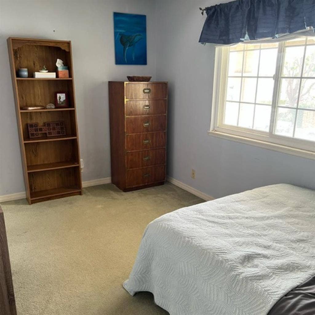 Camarillo Room for Rent