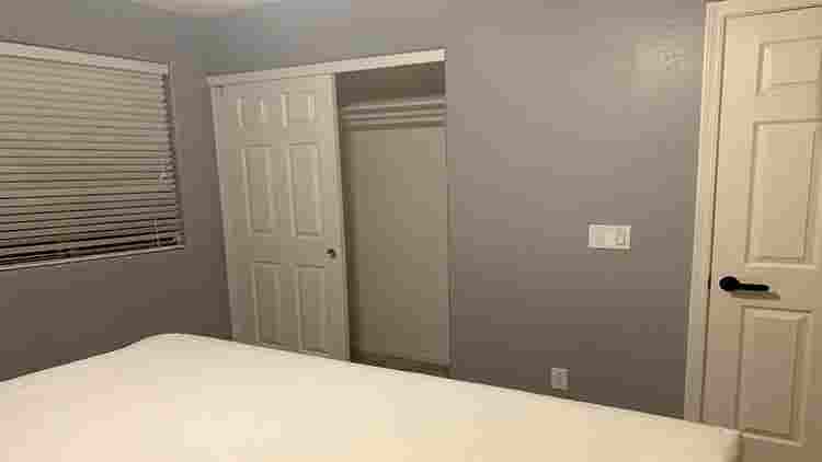 King Furn. Lg. Room, 2-Story House