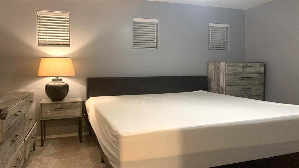 King Furn. Lg. Room, 2-Story House
