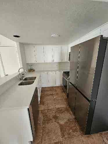 Remodeled Condo Near Beach 2 Rooms