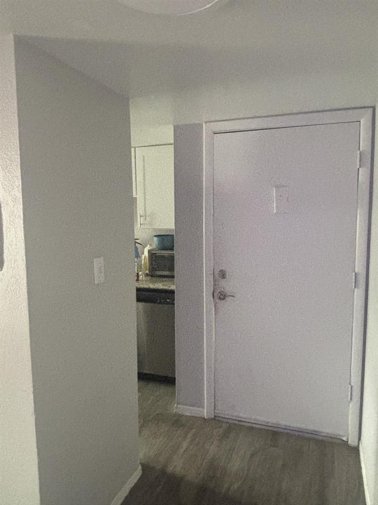 need roommate in tempe