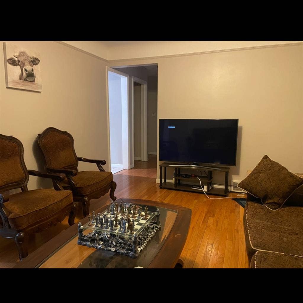 2 bedrooms available for rent