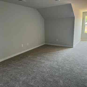 Private room with bath
 in townhome