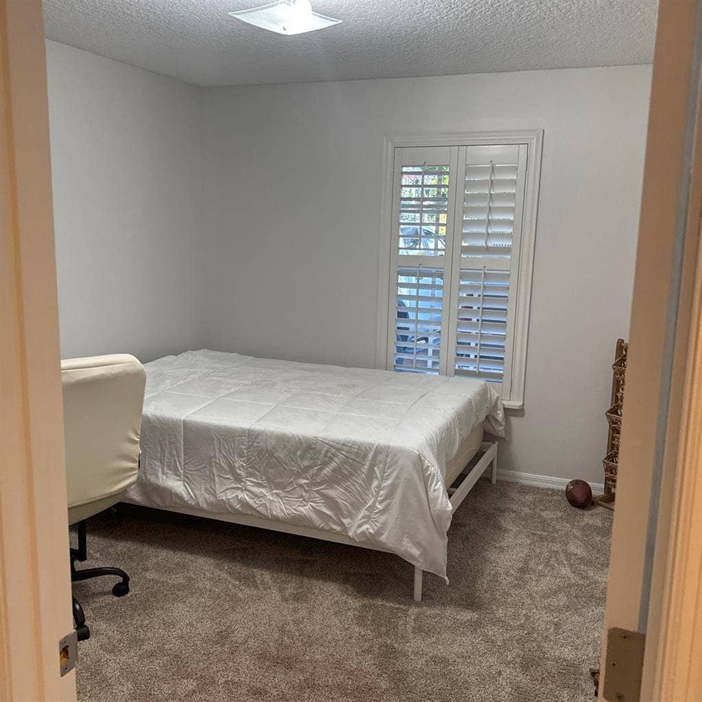 ROOMATE NEEDED PERFECT PLACE !