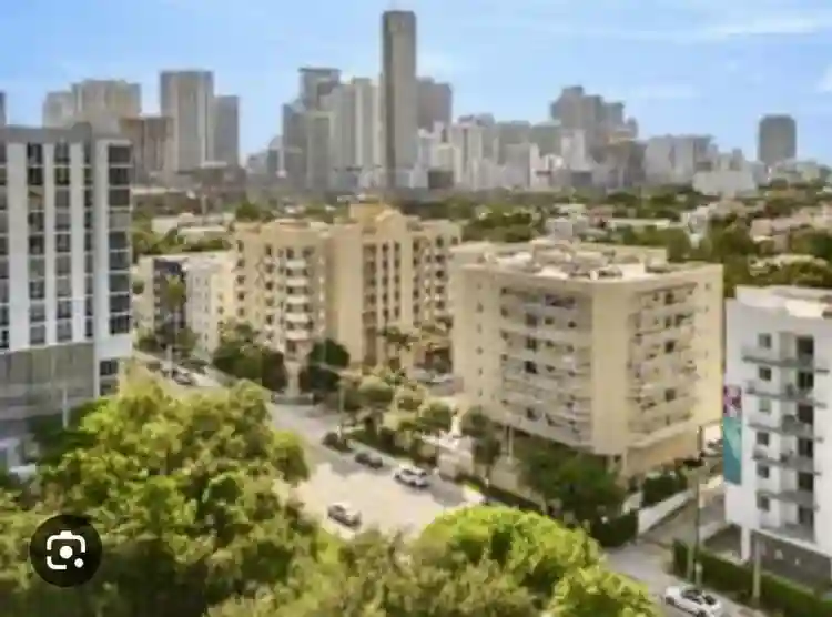 Master bedroom
with private bath