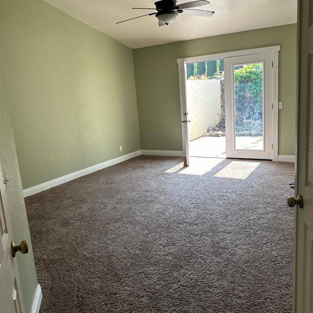 Master bedroom for rent