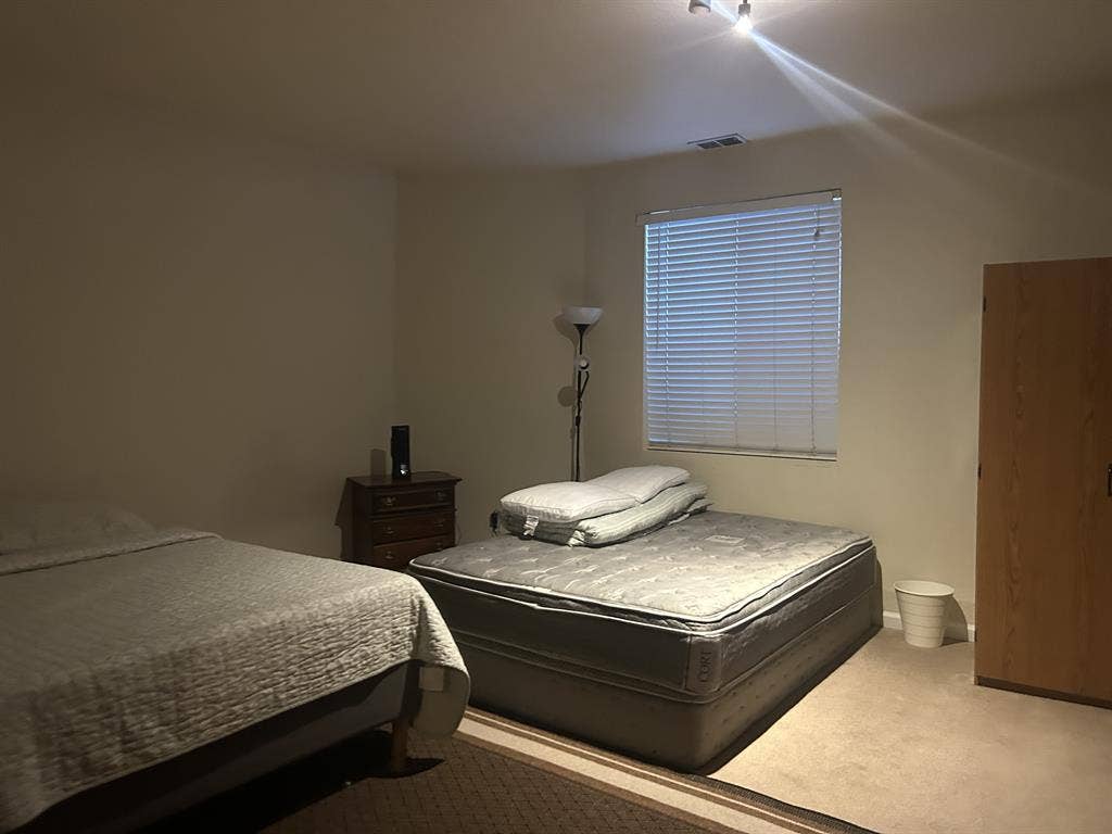 Spacious Private Room