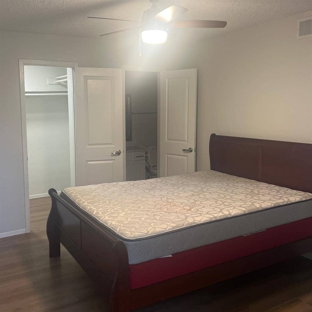 Move-In Ready! Private Room Plano