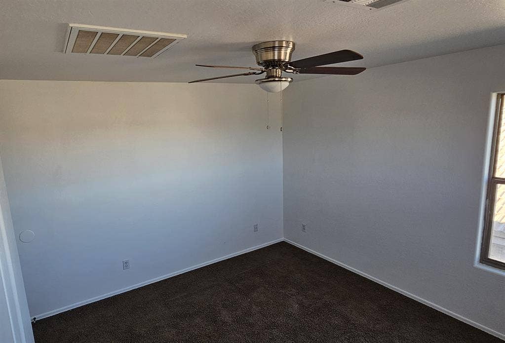 Room available near Queen Creek/STV