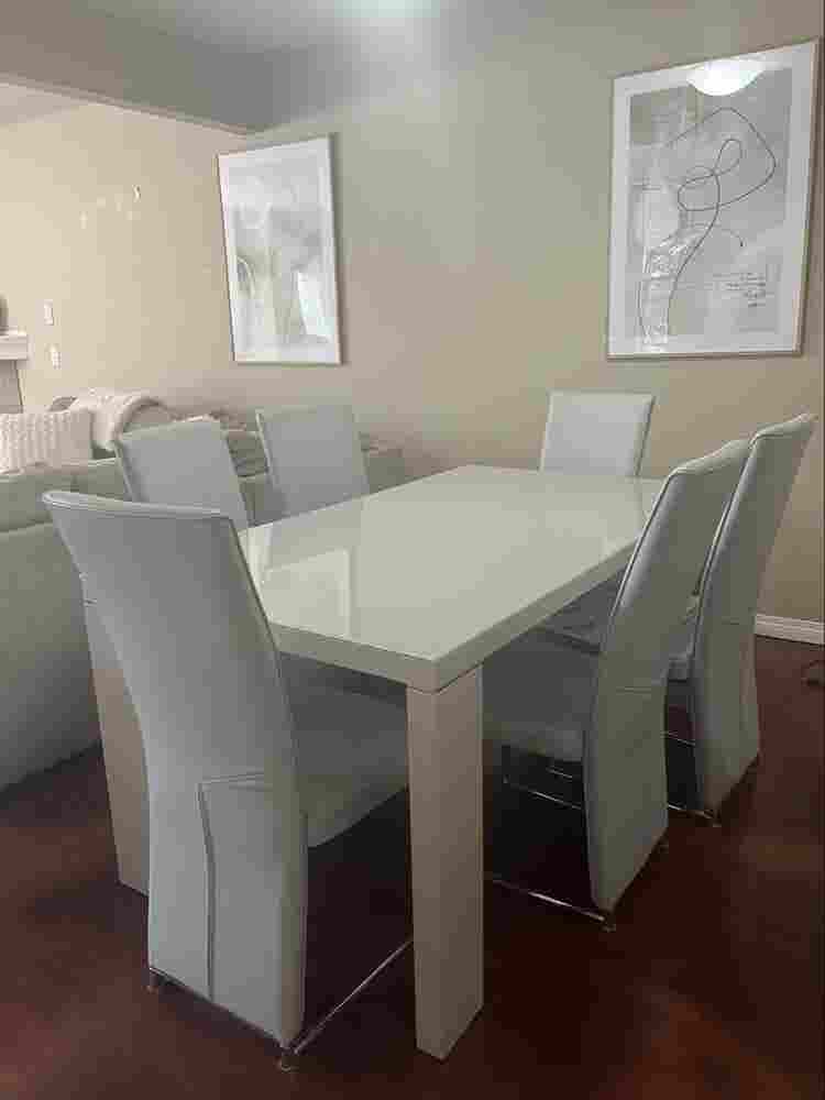 Furnished 1 bedroom in a townhouse
