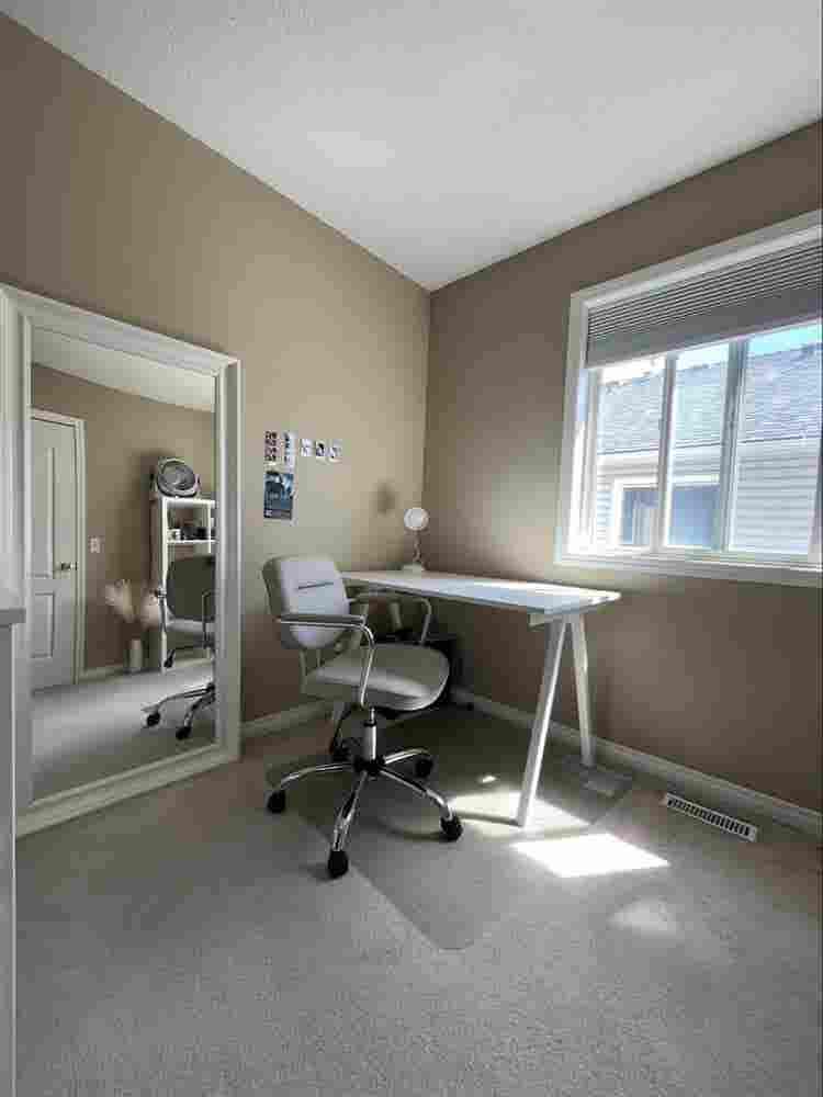 Furnished 1 bedroom in a townhouse