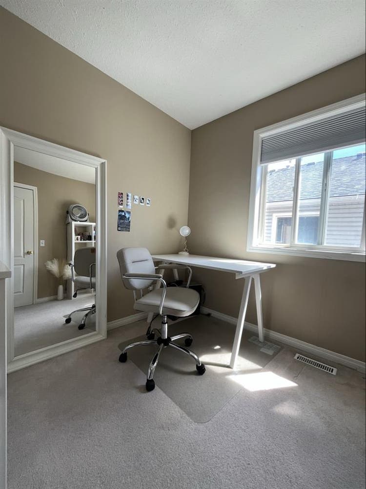 Furnished 1 bedroom in a townhouse