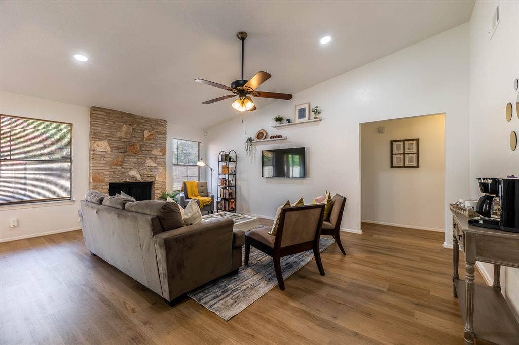 Room in Fully Furnished Austin Home