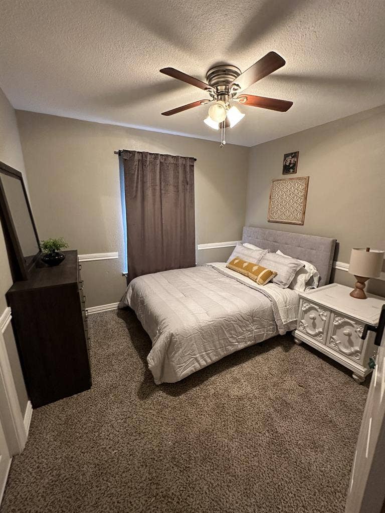 Private Room in Garland Available