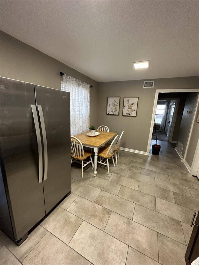 Private Room in Garland Available