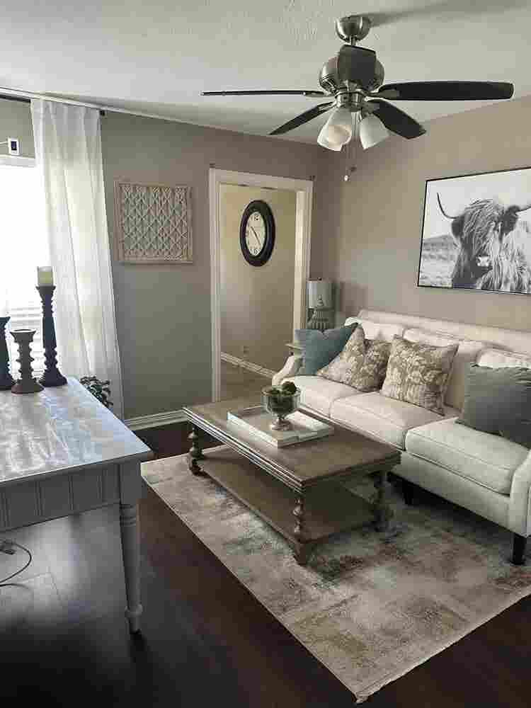 Private Room in Garland Available