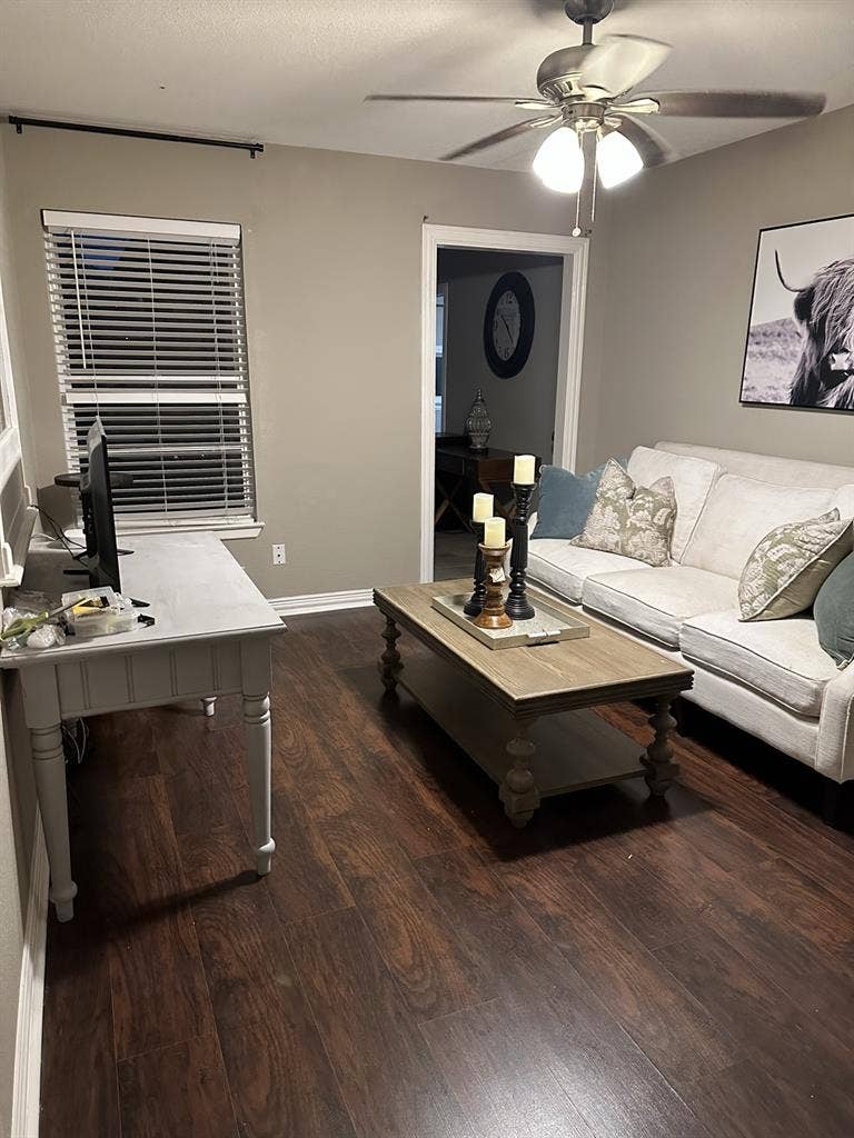 Private Room in Garland Available