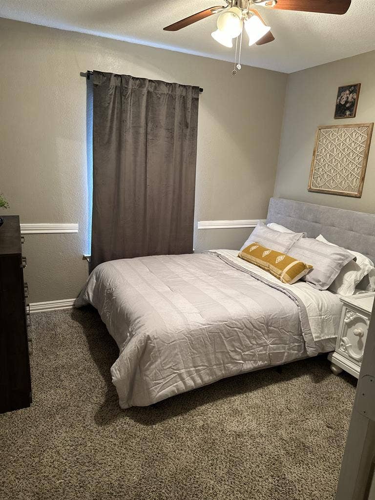 Private Room in Garland Available