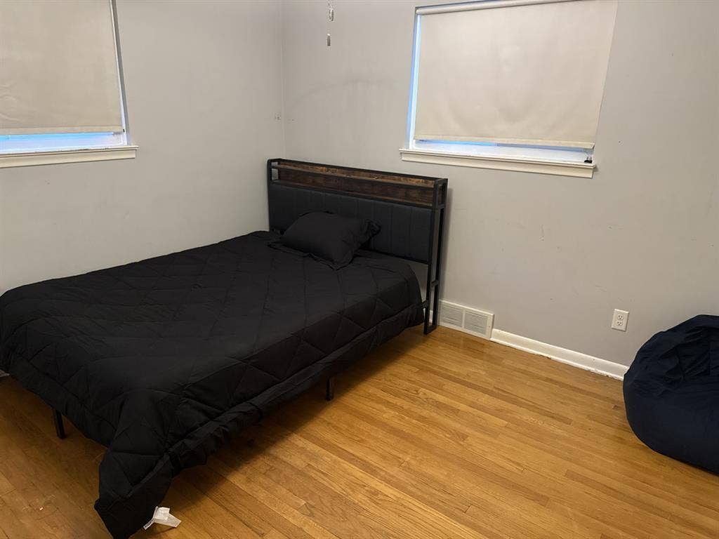 Semi-Furnished Single Bedroomm