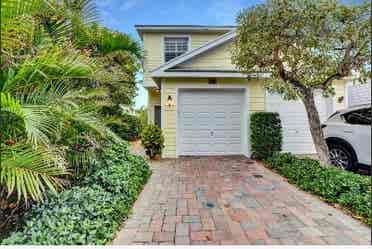 Charming Corner Unit Townhouse