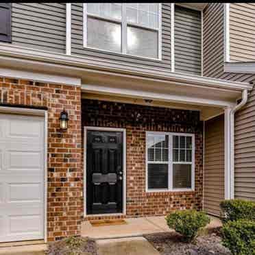 Northlake/ Concord mills townhouse