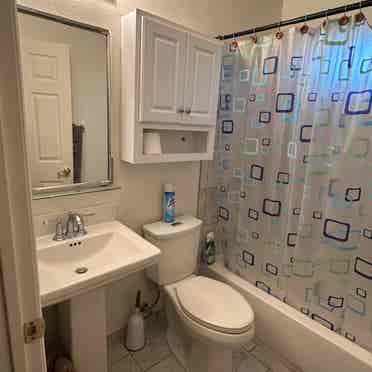 Large BedRm,bathroom.Walk-in 
closet