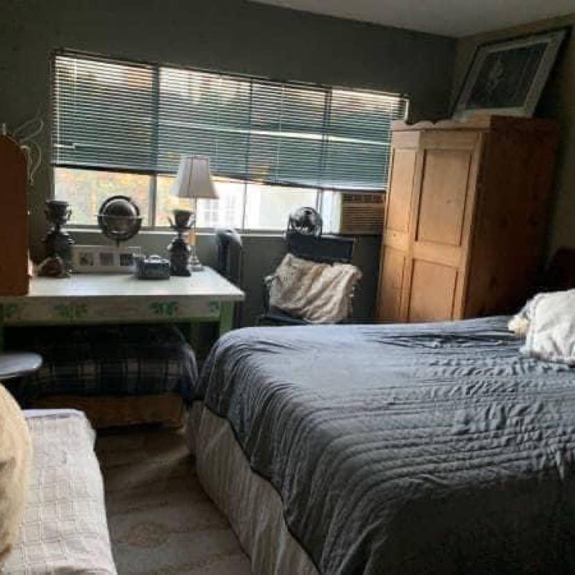 West Hollywood Room for Rent-bath