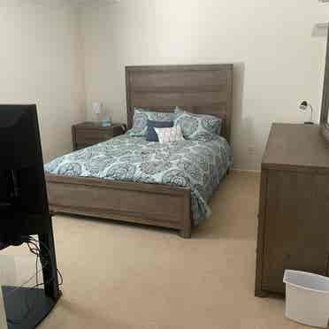 Large furnished room in Eastvale