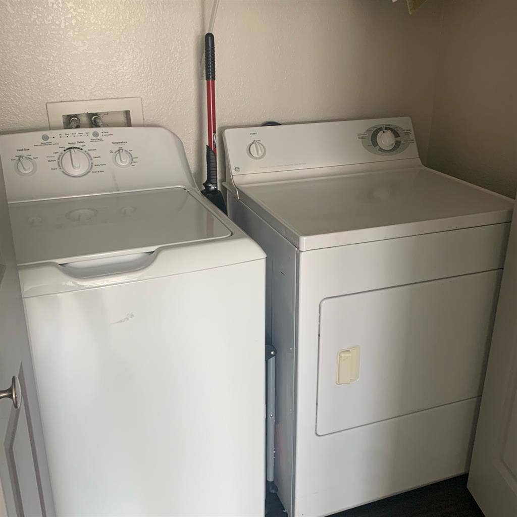 Room for rent mid June/July 1st!