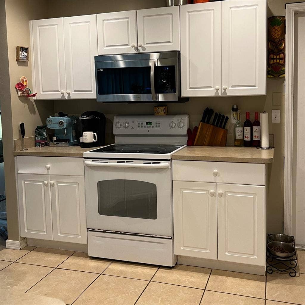 Cape Coral,roommate wanted