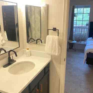 bath pet friendly Condo