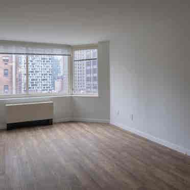 Room in a Luxury Midtown Apartment