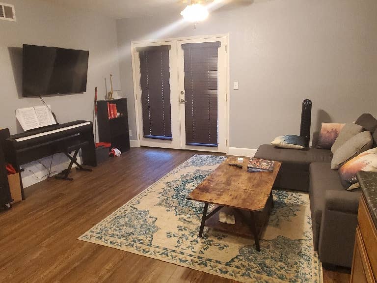 Large room for rent