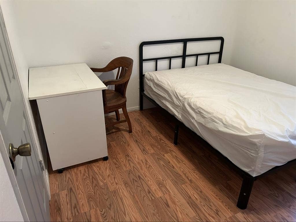 Furnished bedroom for rent