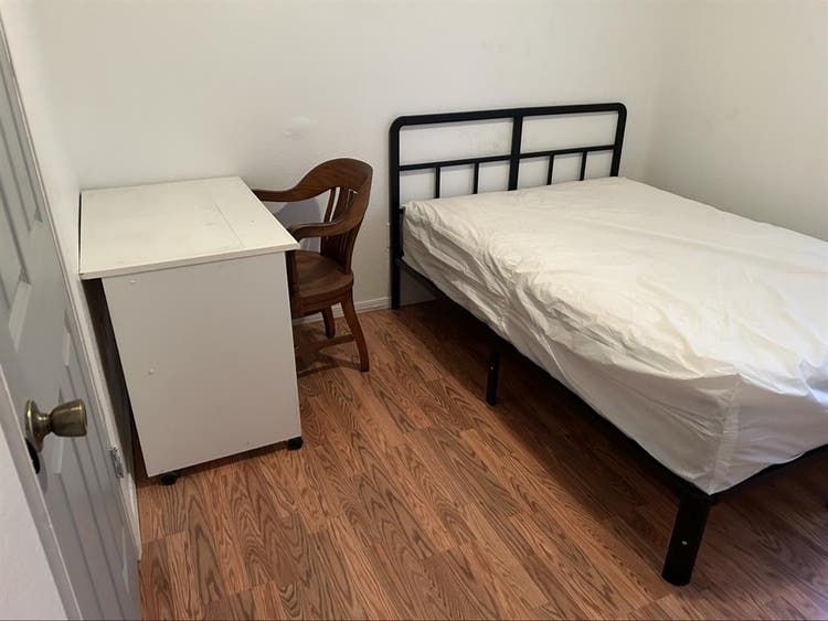 Furnished bedroom for rent